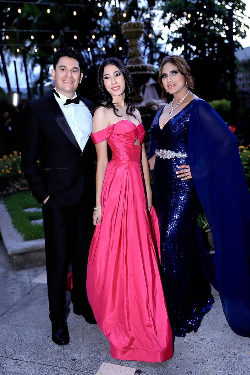 Invitados a la prom 2025 de la International School of Tegucigalpa