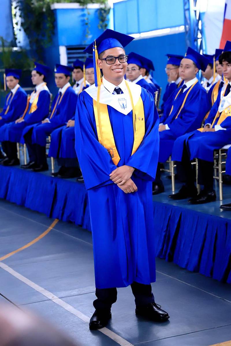 Max Girón, Salutatorian