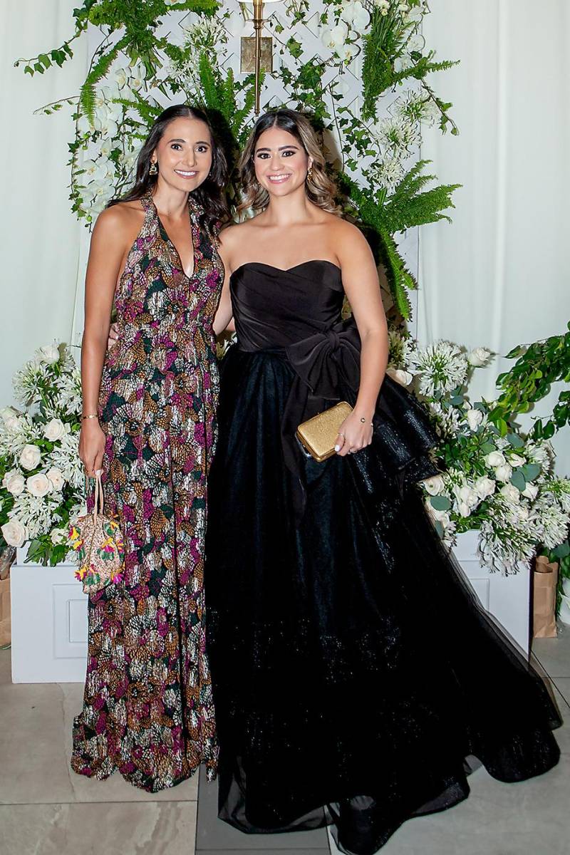 Sofía Pineda y Angélica Navarro