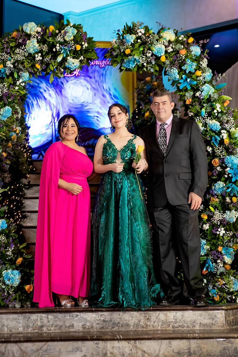 Ana Chávez, Natalie Von Eicken y Heinz Von Eicken.