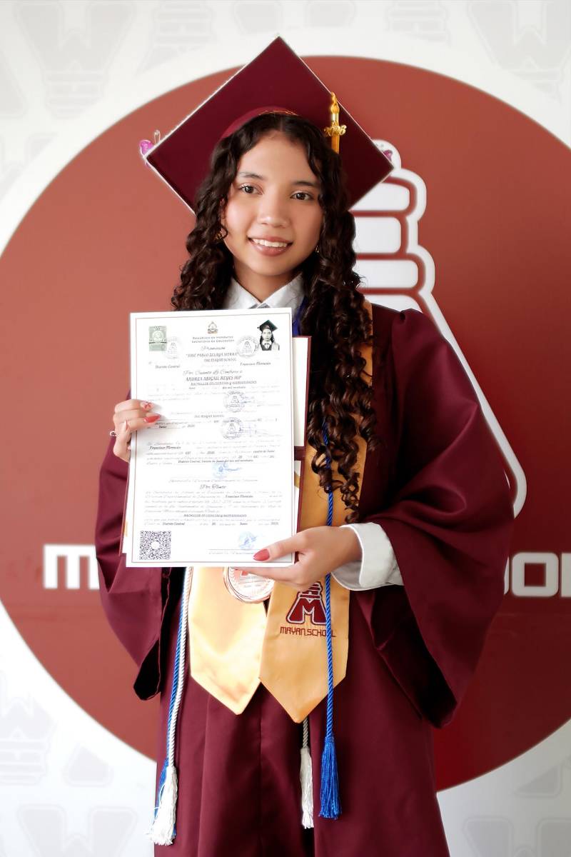 Graduación de los seniors 2026 de Mayan School