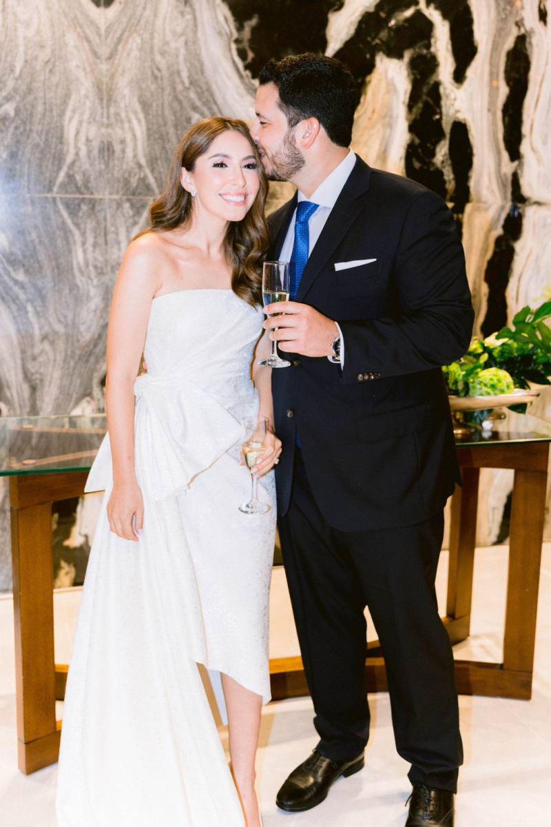 Luego de un bonito noviazgo de cinco años: Rommel Hawit Medina y Rebecca López Fiszman decidieron unir sus vidas en sagrado matrimonio. Los enamorados son hijos de: Rommel Hawit y María Cristina Medina con Lisa Fiszman y Juan Martin López (Q.D.D.G)