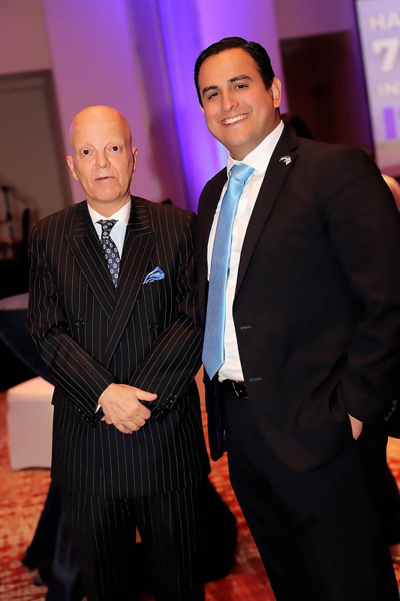 Embajador de Chile Enrique Barriga y embajador de El Salvador Héctor Celarié 
