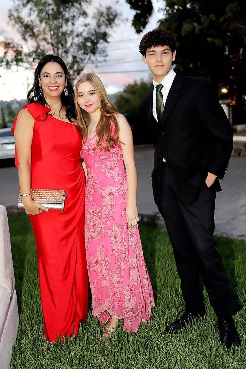 Melissa, Sienna y Sebastian Lobo