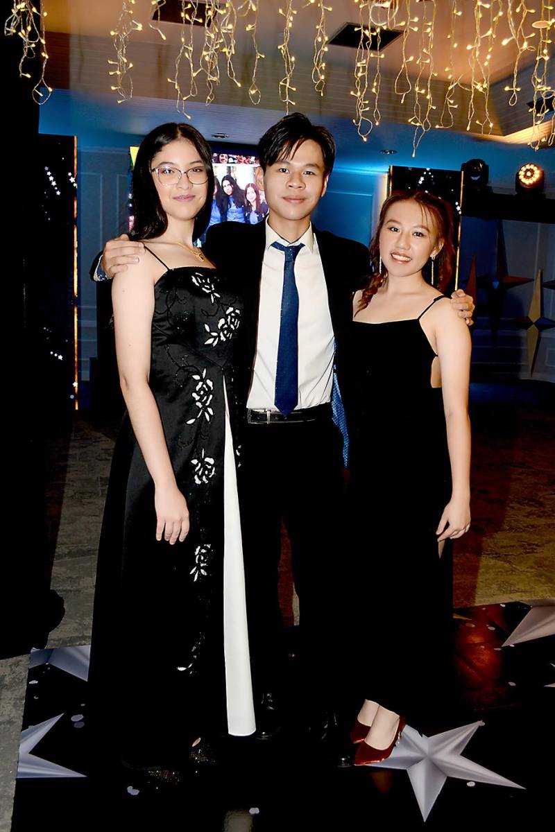 Andrea Antúnez , Daniel Cao y Estefany Zhou Chen