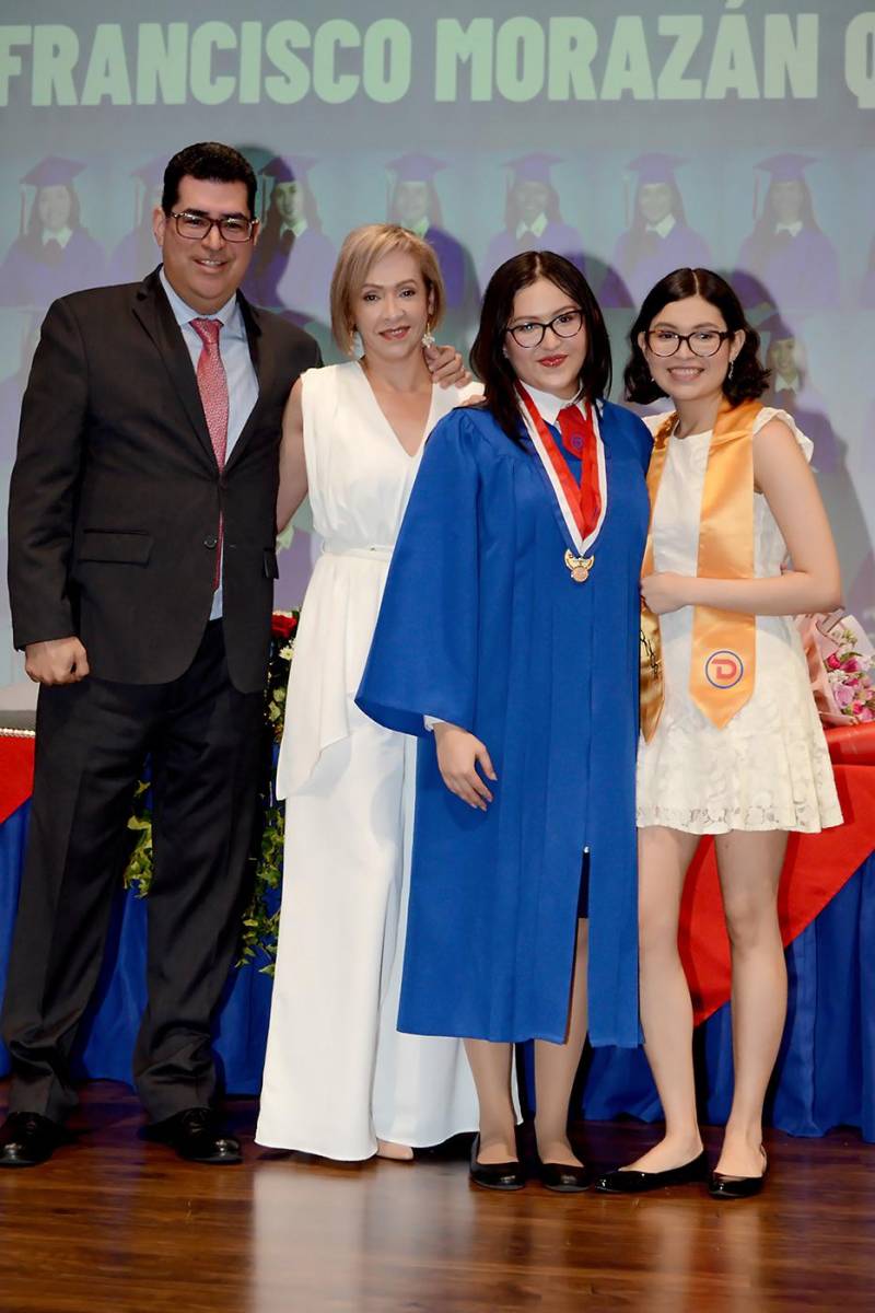 Alejandra García y familia.