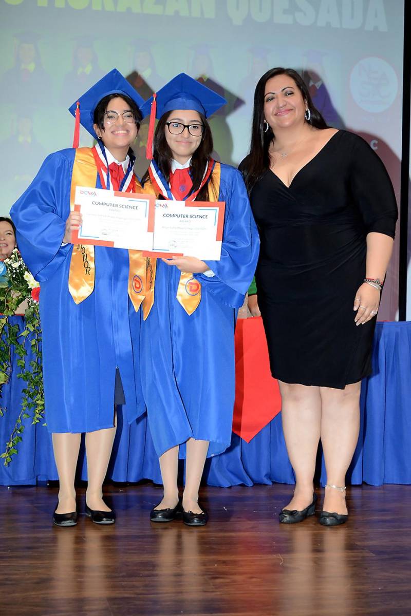 Daniela Estrada y Angie Meza.