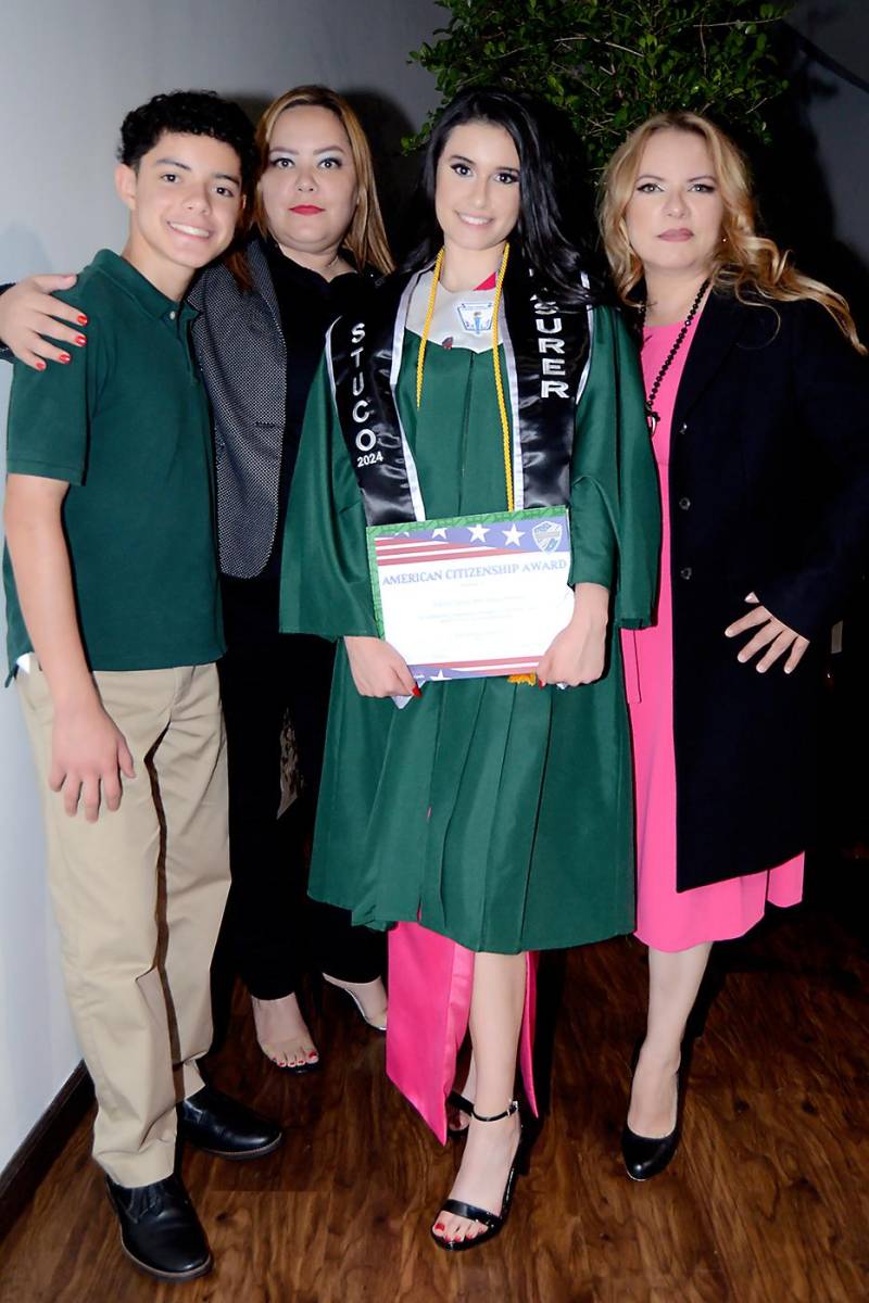 Graduación 2024 de DelCampo School