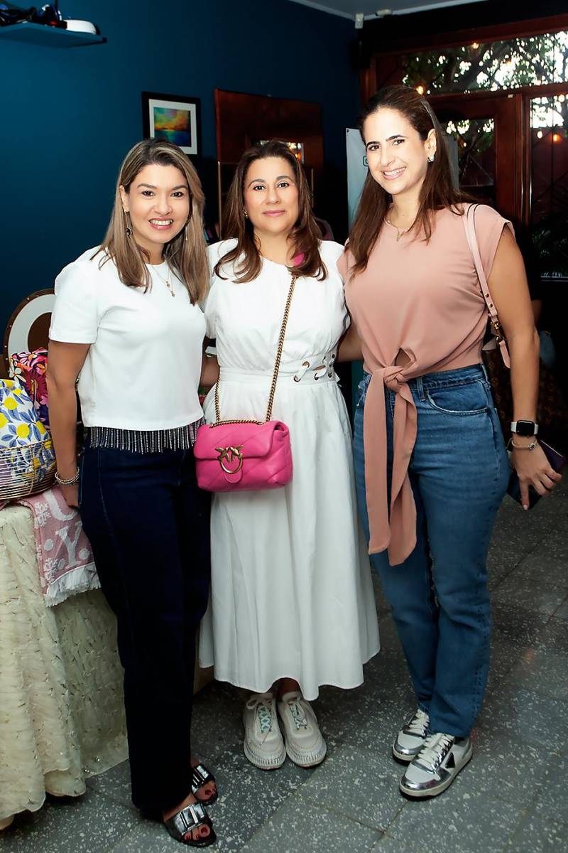 Andrea Pineda, Paty Salem y Vanessa Chaín.