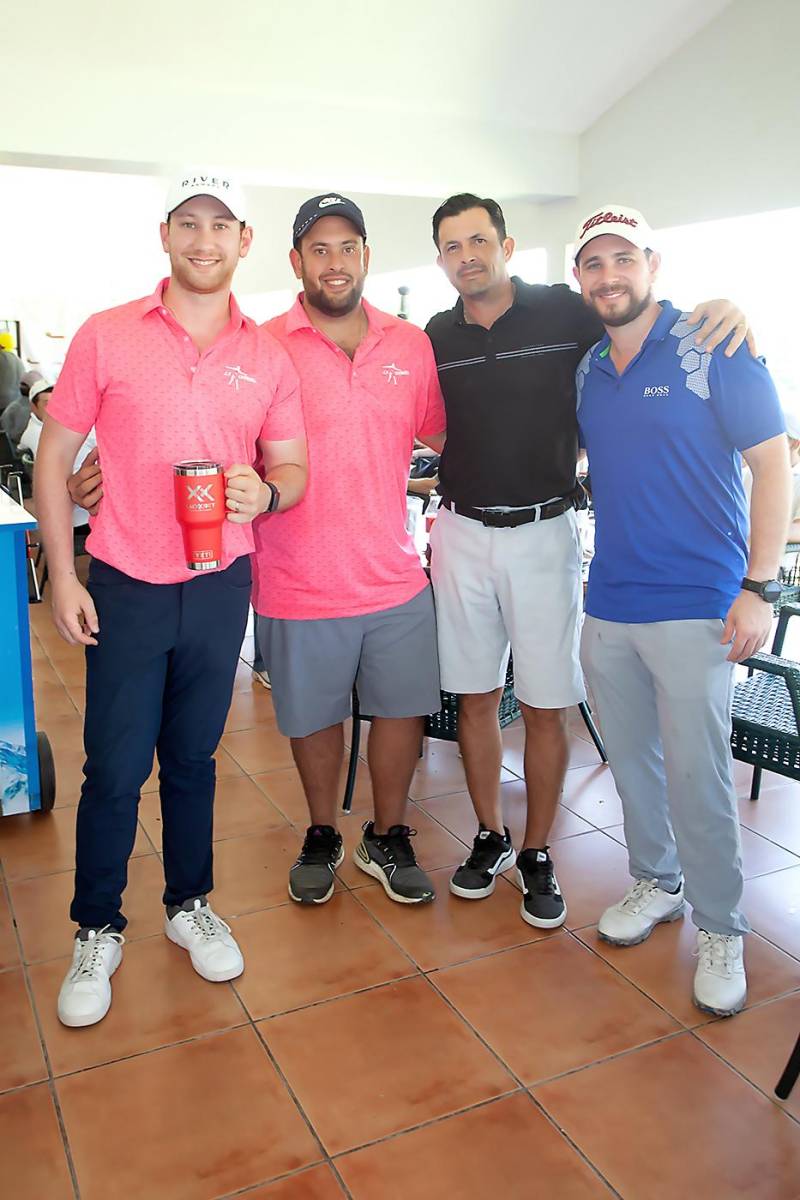 Alejandro Vitanza, Jorge Hilsaca, Jorge Pitsikalys y Jorge Vitanza.