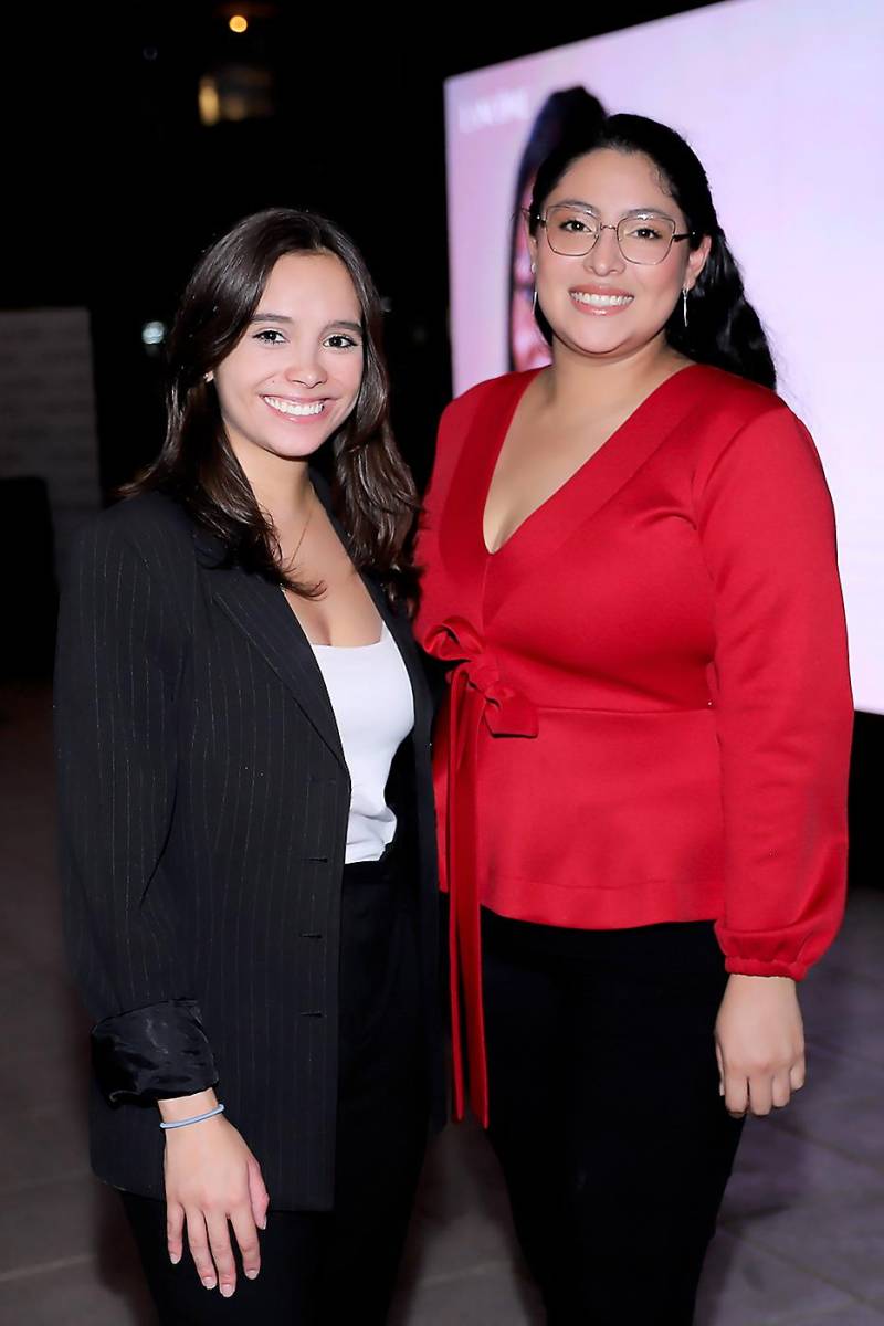 Tethey Murillo y Andrea Turcios