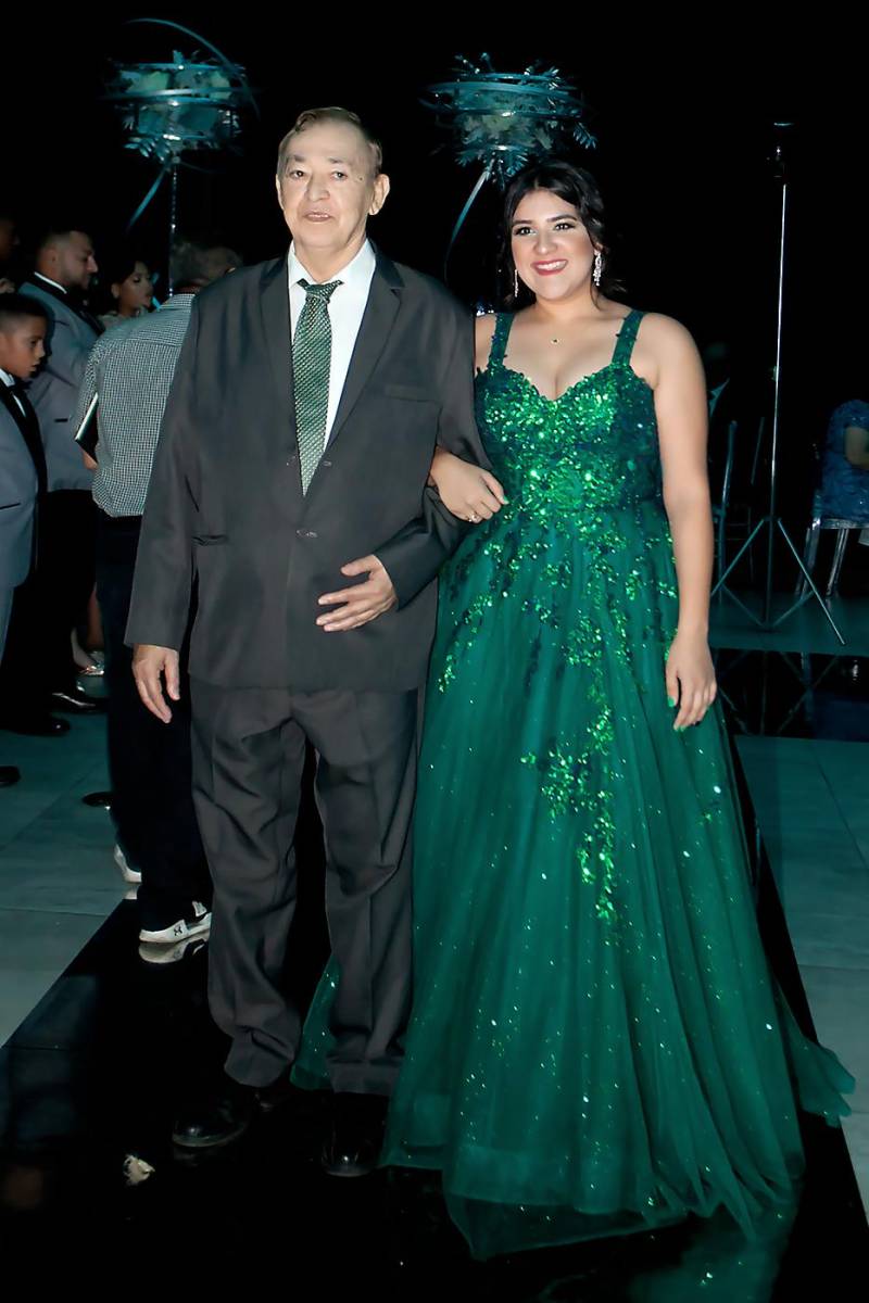 Alejandra López y su padre Mario López.