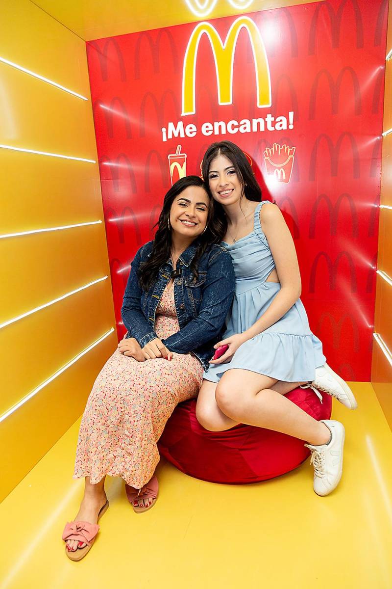 Samantha y Valeria Velásquez.