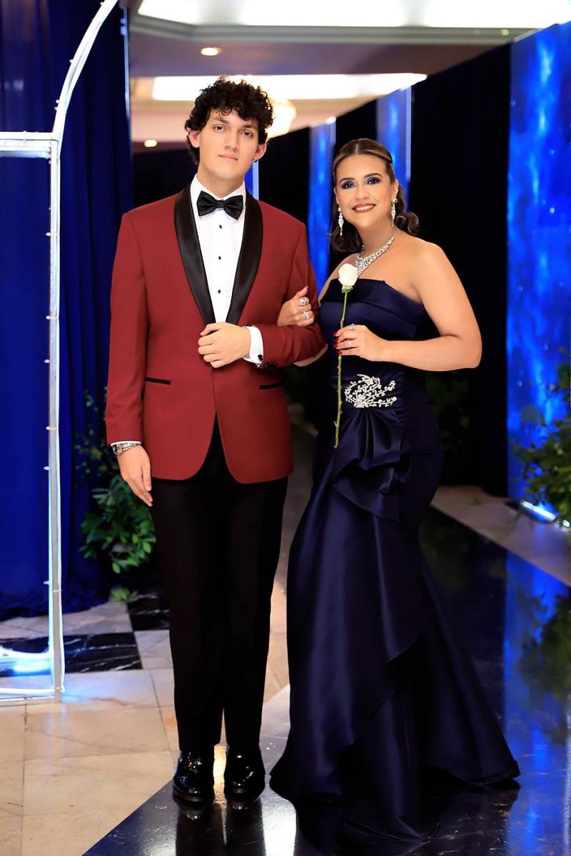 Kenny Cárcamo y Cinthia Ponce.