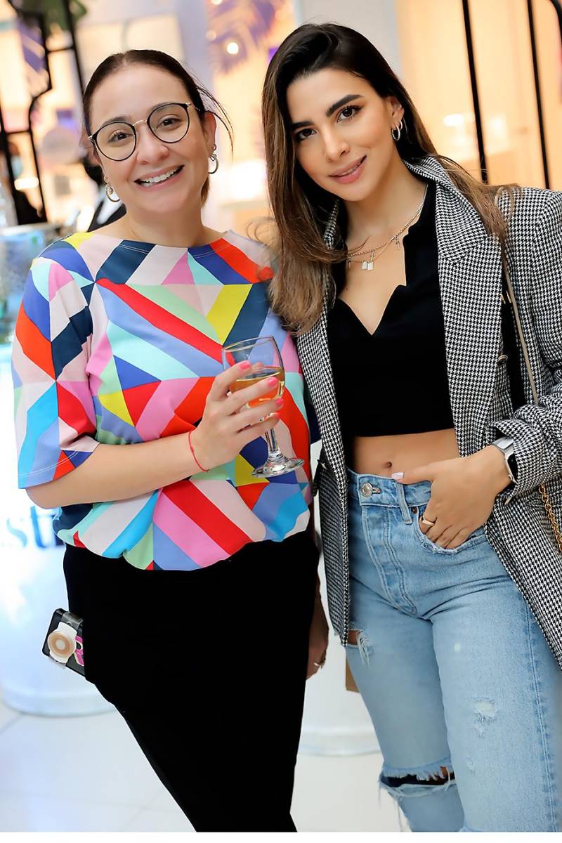 Renata Espinal e Ivonne Mayorga.