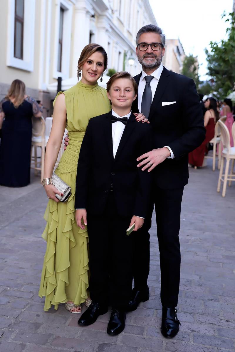Así fue la boda eclesiástica de Ivana Lagos y Jacobo Waincier Canahuati