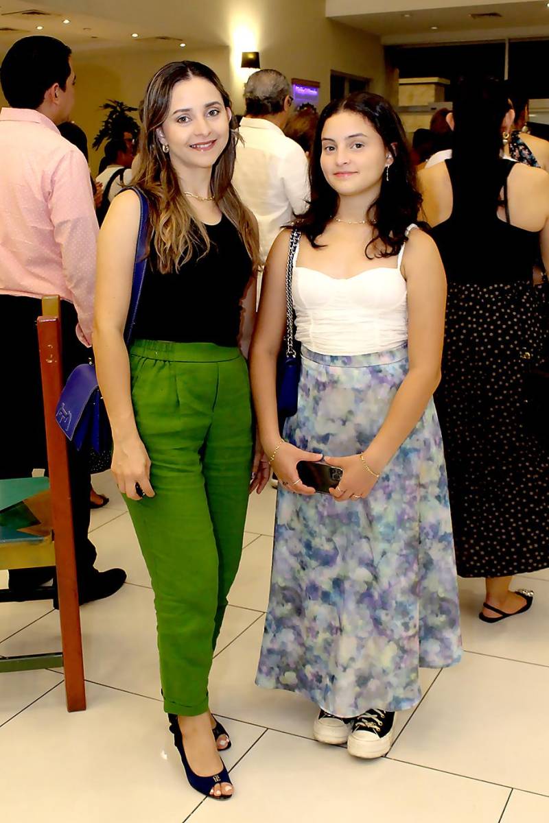 Asistentes al homenaje en honor a Margarita Rodríguez