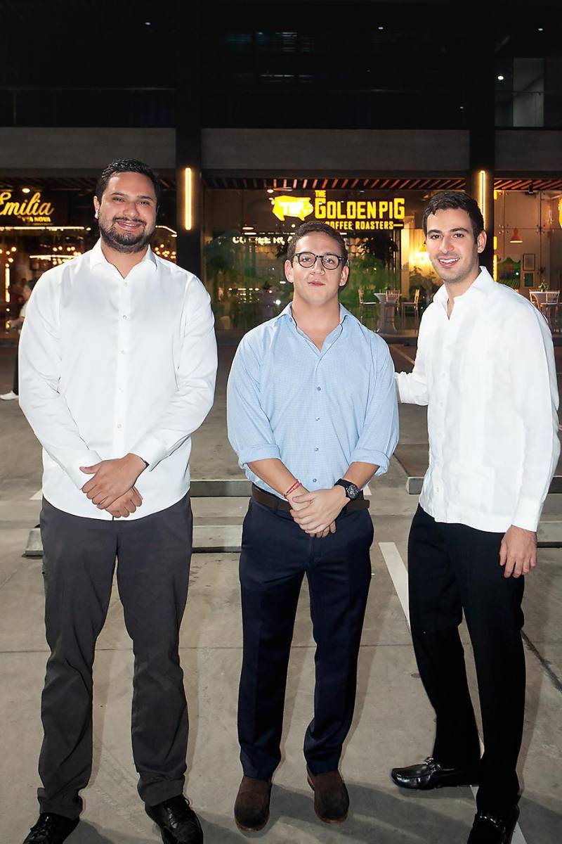 William Hall, Eduardo Valenzuela y Diego Larach.