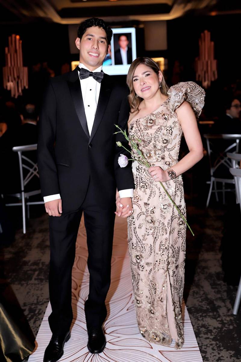 Donato Estrada y Paola Rubí.