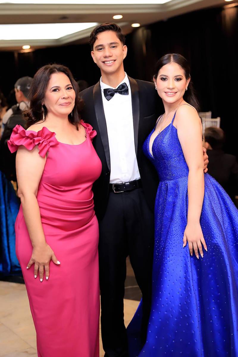 Invitados de la prom 2025 de Mayan School