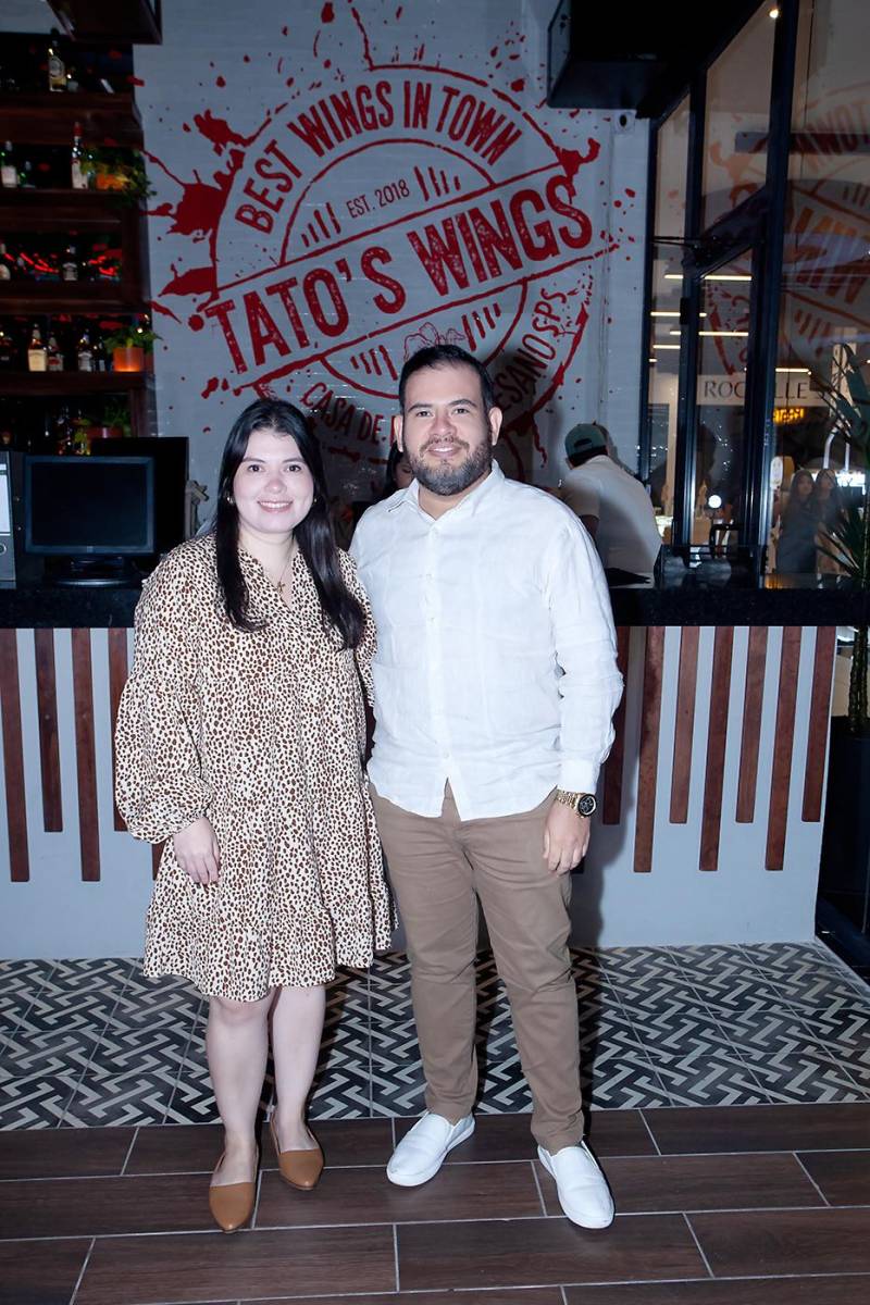 Grand opening de Tato’s Wings en Terravista Plaza