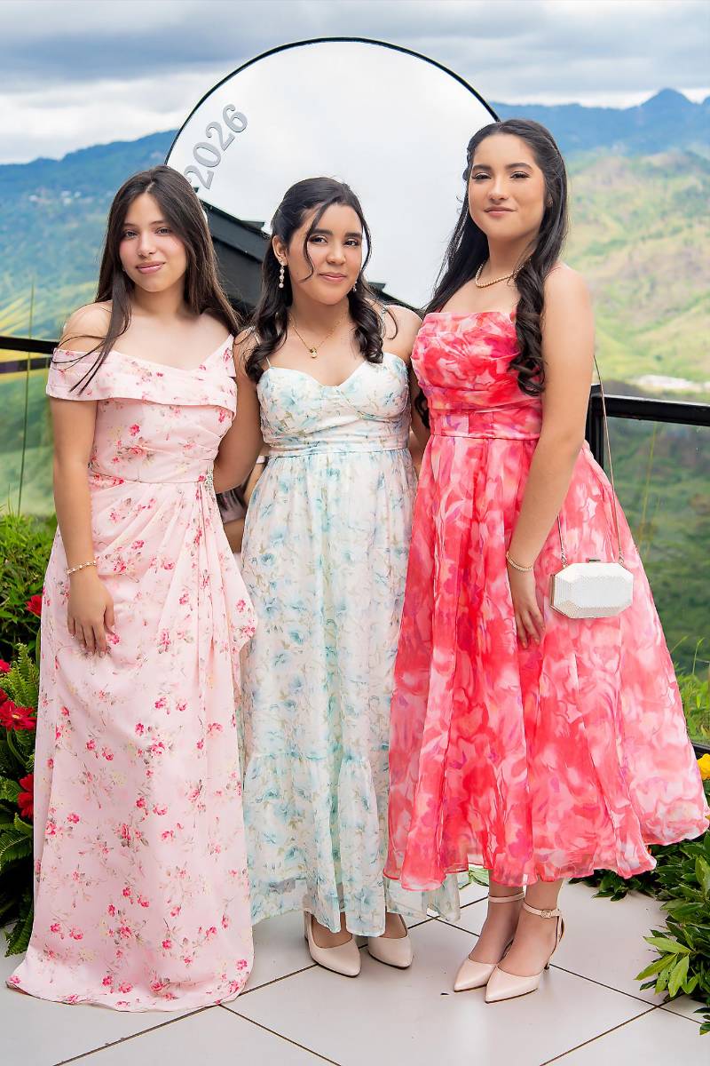Leda Martínez, Andrea Monserrat y Angela Lagos 