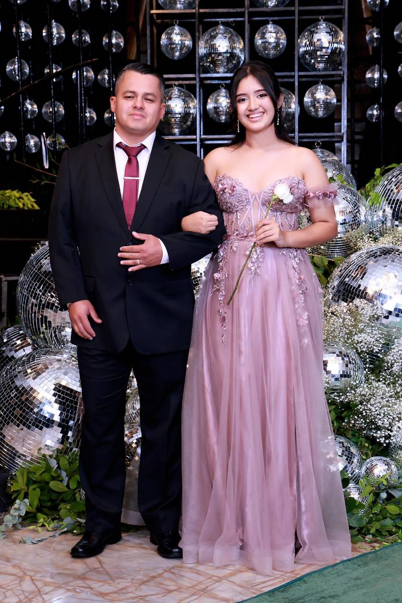 Lester Calderón y Valeria Espinal 