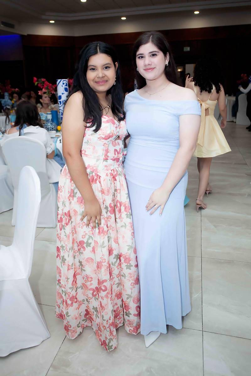 Valeria Martínez y Nathalie Santos