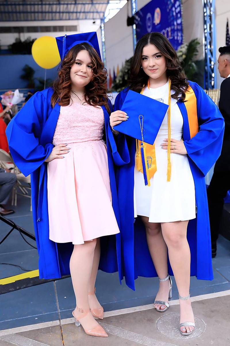 Sarah Castillo con Isabella Hernández