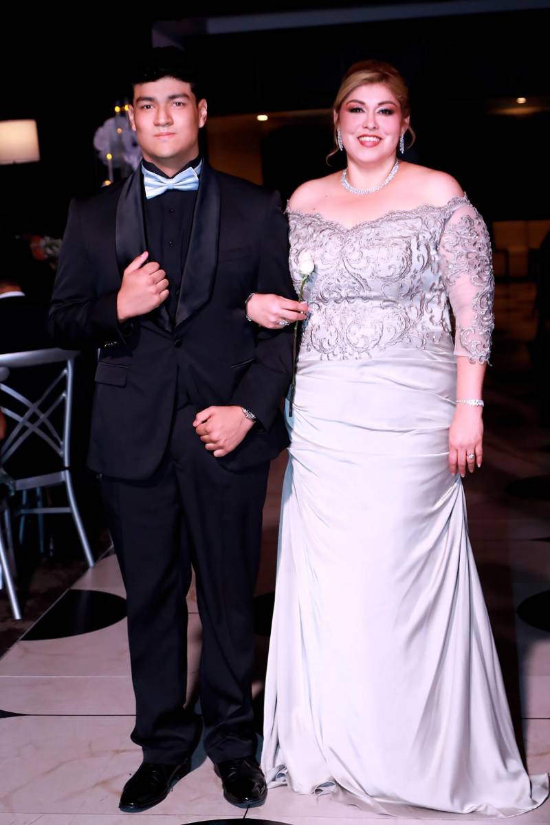 David Trejo y su madre Karen Godoy. 