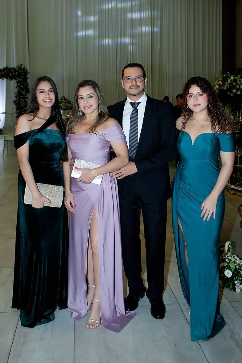 Brianna Joch, Rosa Serrano, Elías y Jennifer Joch.