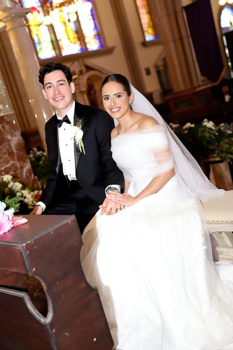 Así fue la boda eclesiástica de Alejandra Zúñiga y Gabriel Sierra