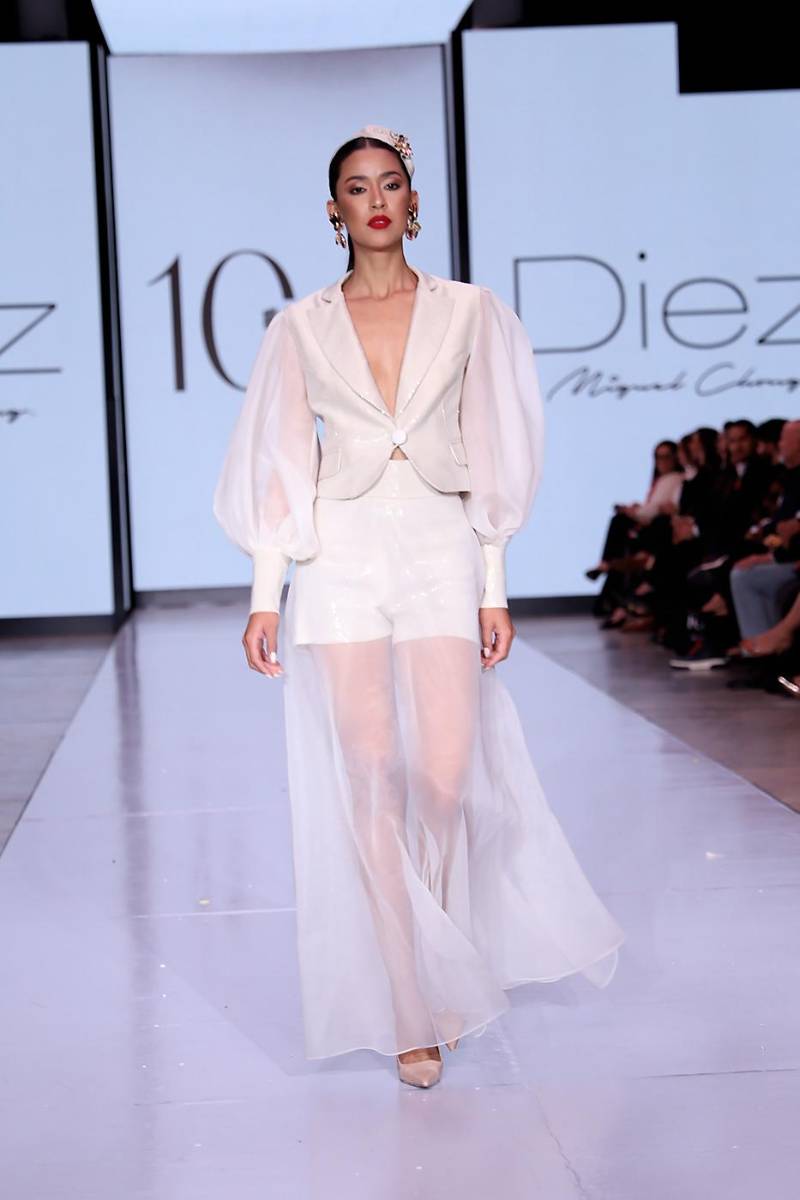 Diez por Miguel Chong en Bac Estilo Moda 2025