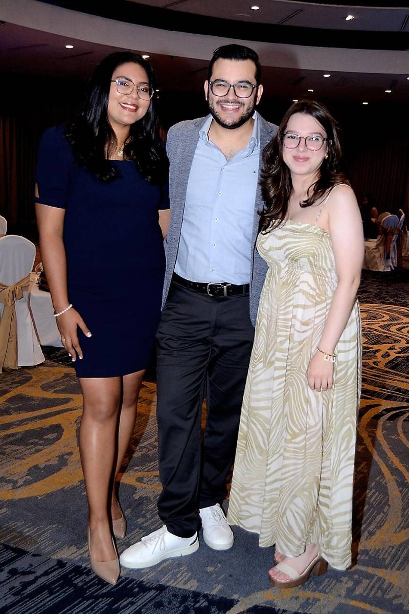 Daniela Bertrand, Gabriel Ortez y Andrea Erazo.