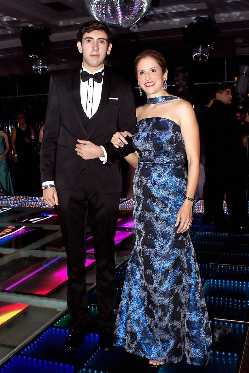  Alejandro y su madre Any Abufele. 