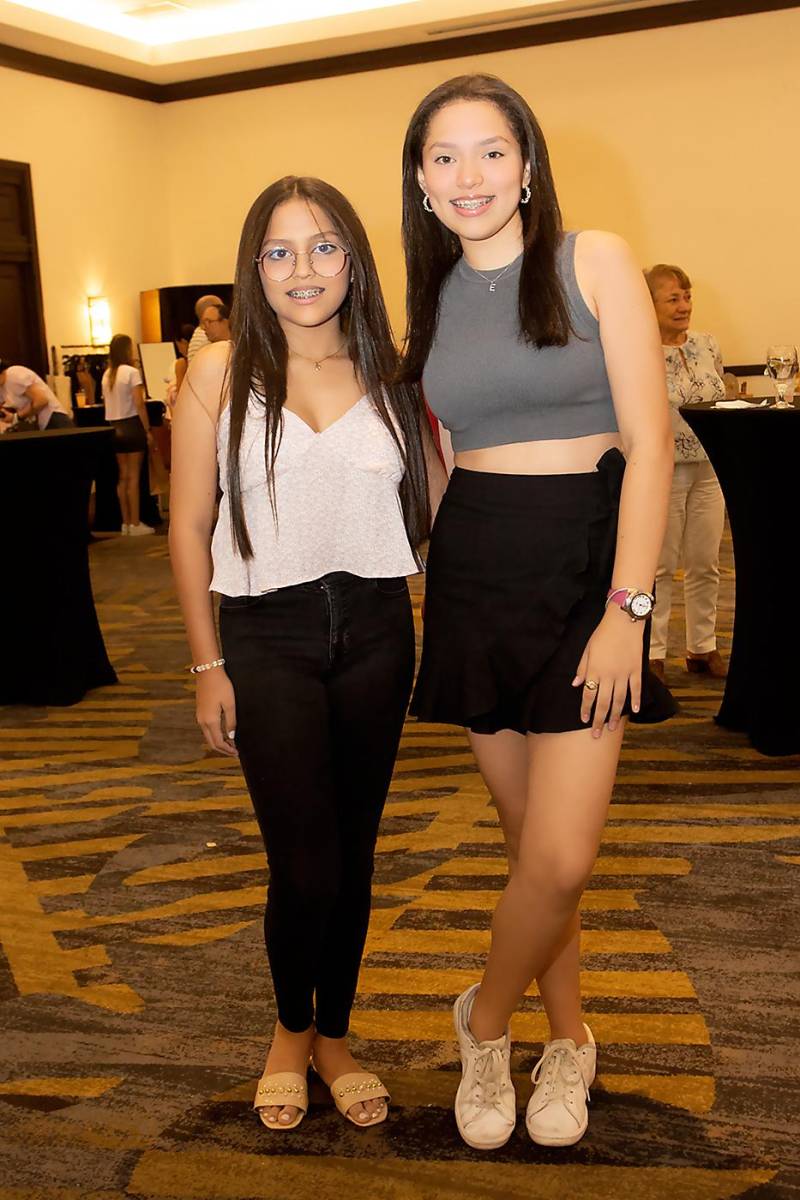 Rebecca y Eloisa Quintanilla.