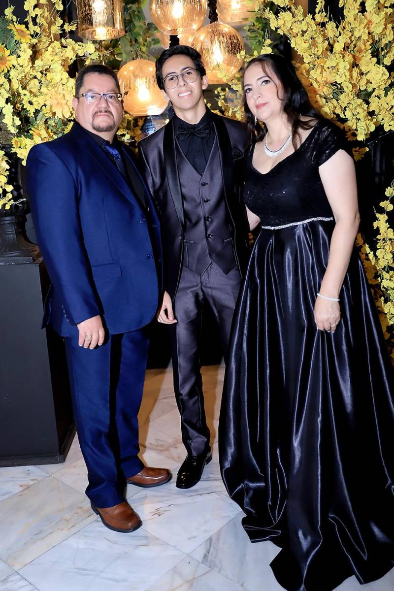 Invitados de la prom 2025 de La Estancia School