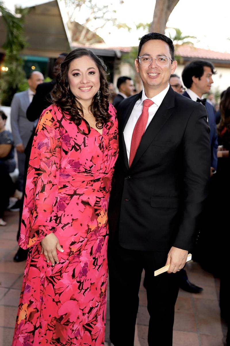 Rosa y Elan Tabora