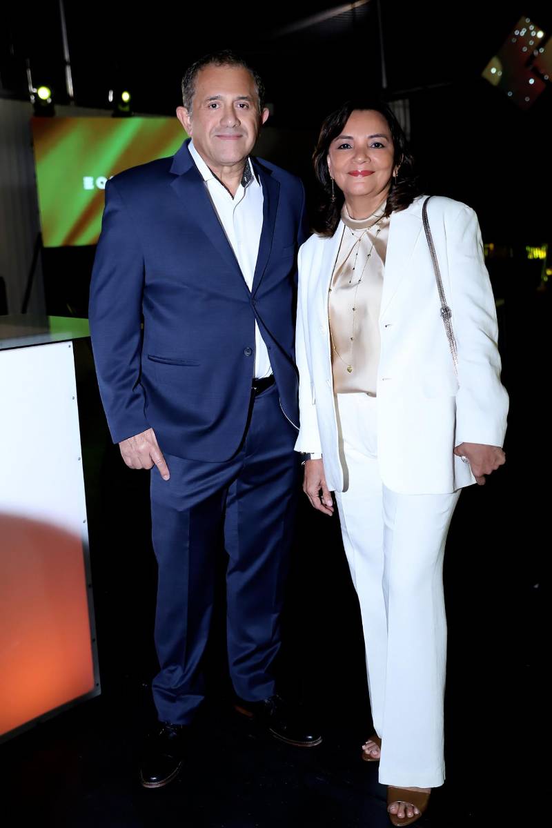 Mario Tábora y Celenia Tábora.