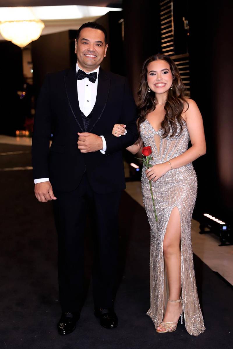 Desfile padres e hijos de la prom 2025 de DelCampo School