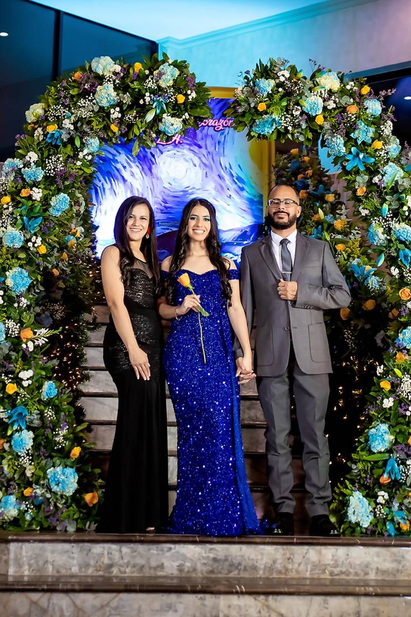 Vanessa Zambrano, Helen Mayorga y Juan Carlos Mayorga. 