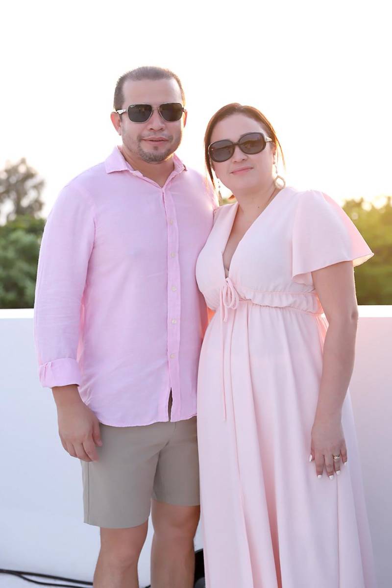 Carlos López y Fátima Córdova.