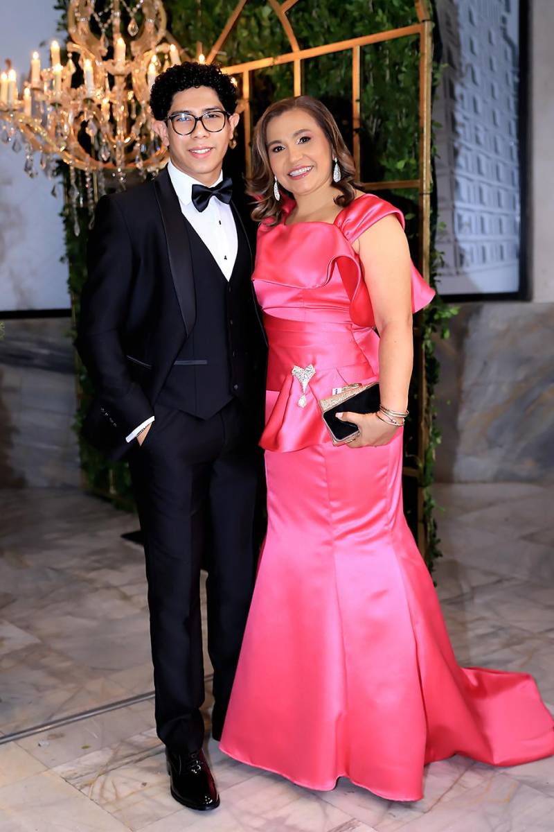 Fiesta de la prom 2025 de la Academia Los Pinares