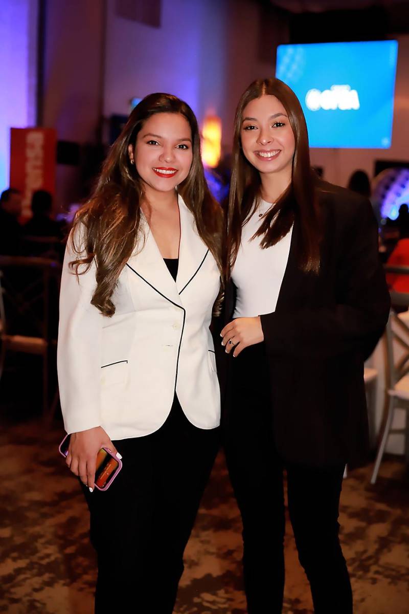 Ana Gómez y Anet Obando. 