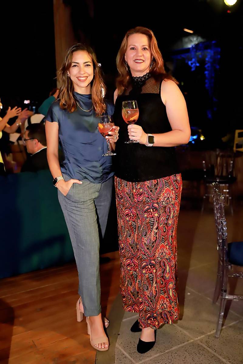 Ana Lucía Woc y Ana Cecilia García.