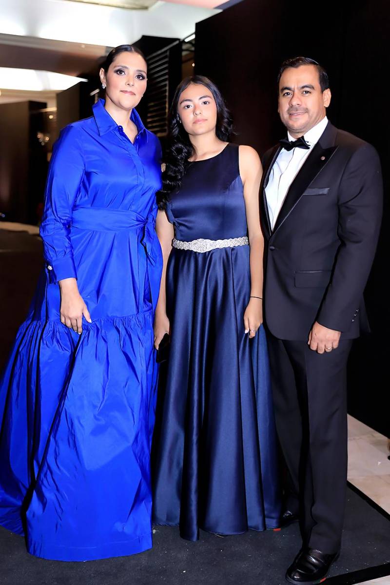 Invitados a la prom 2025 de DelCampo School