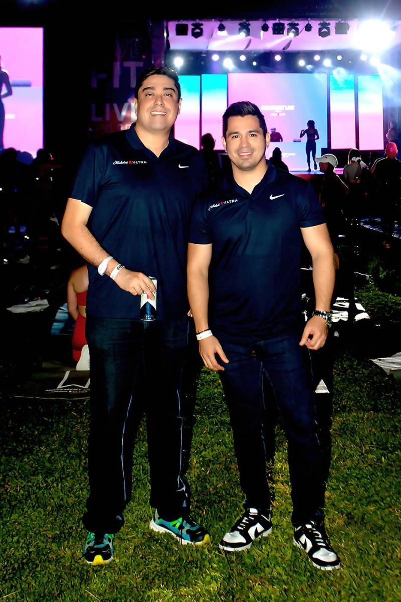 José Jorge Montenegro y Moisés Mata, gerente de marca Michelob Ultra.