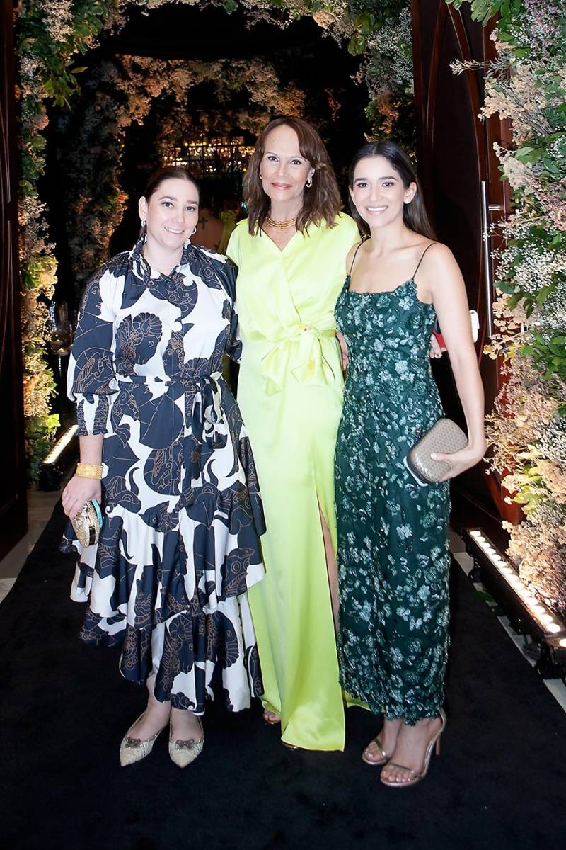 Ellen Dumas, Juana Pellman y Camila Bueso