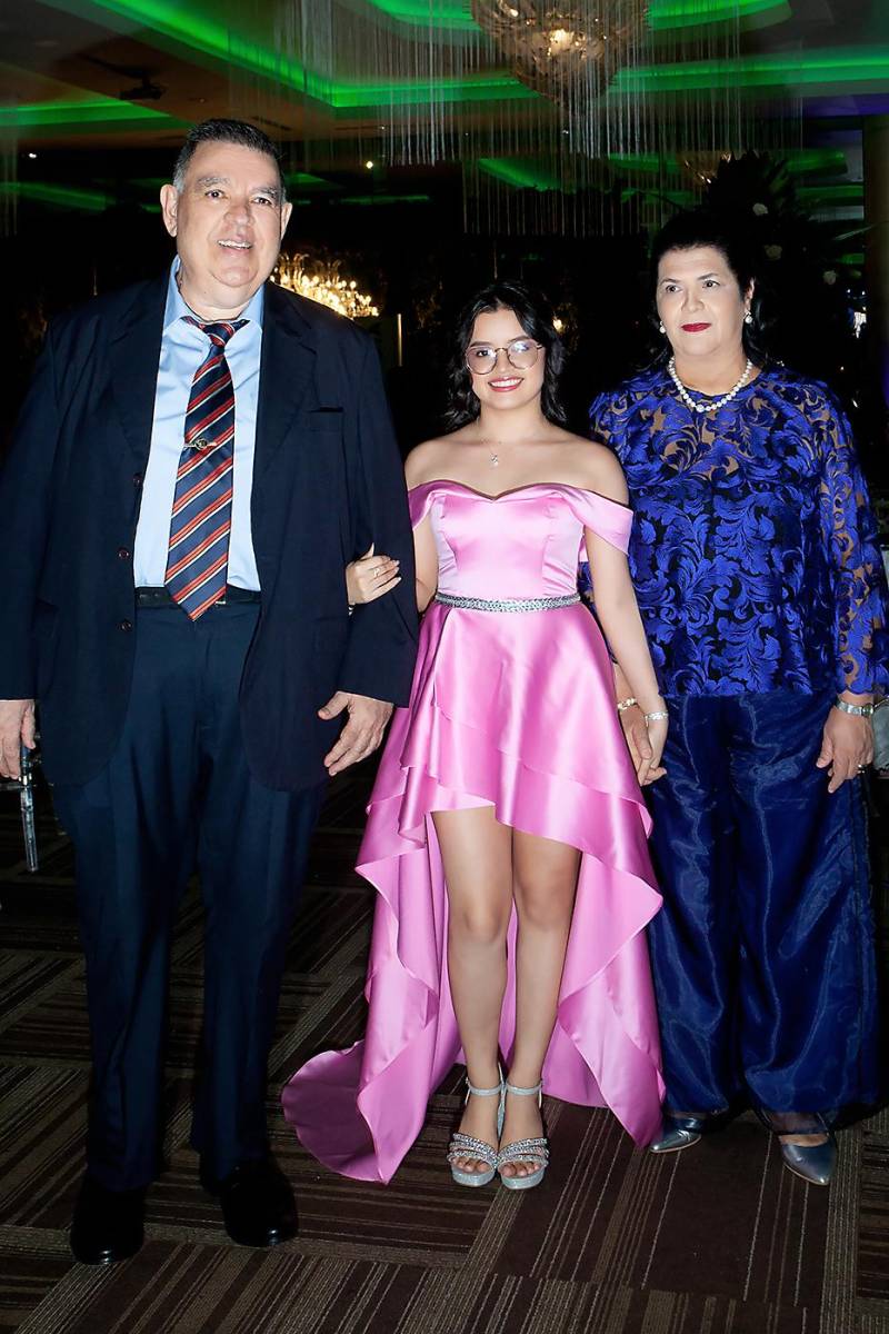 Saúl, Rocío y Denise Ayala.