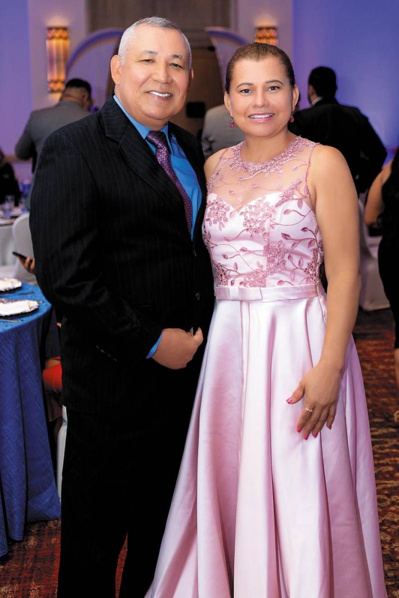 Darío Mejía y su esposa. 